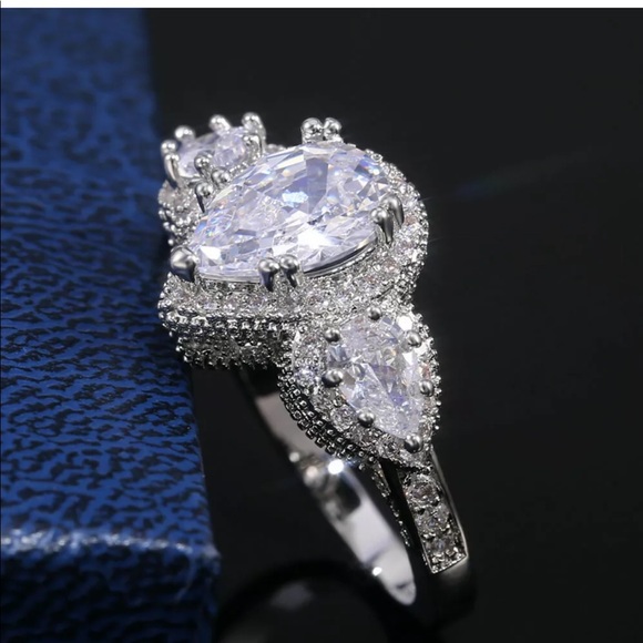 Engagement wedding bridal anniversary ring - Picture 4 of 8